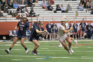 Syracuse narrowly outscored Connecticut 9-8 in the first half. 